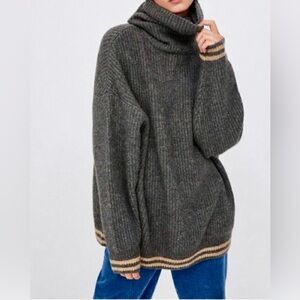 Zara Women’s Gray Turtleneck Sweater with Cream Accent